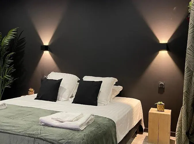 & Exotic - Balneo - Sauna - Parking 아파트 클레르몽페랑