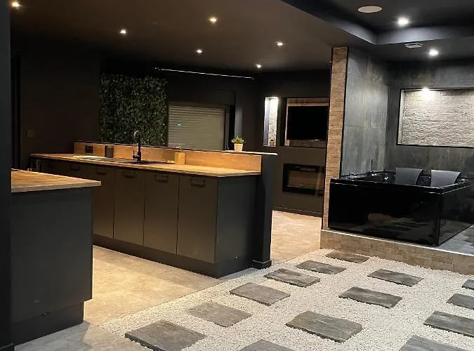 & Exotic - Balneo - Sauna - Parking Clermont-Ferrand