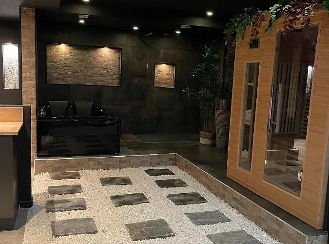 & Exotic - Balneo - Sauna - Parking 아파트